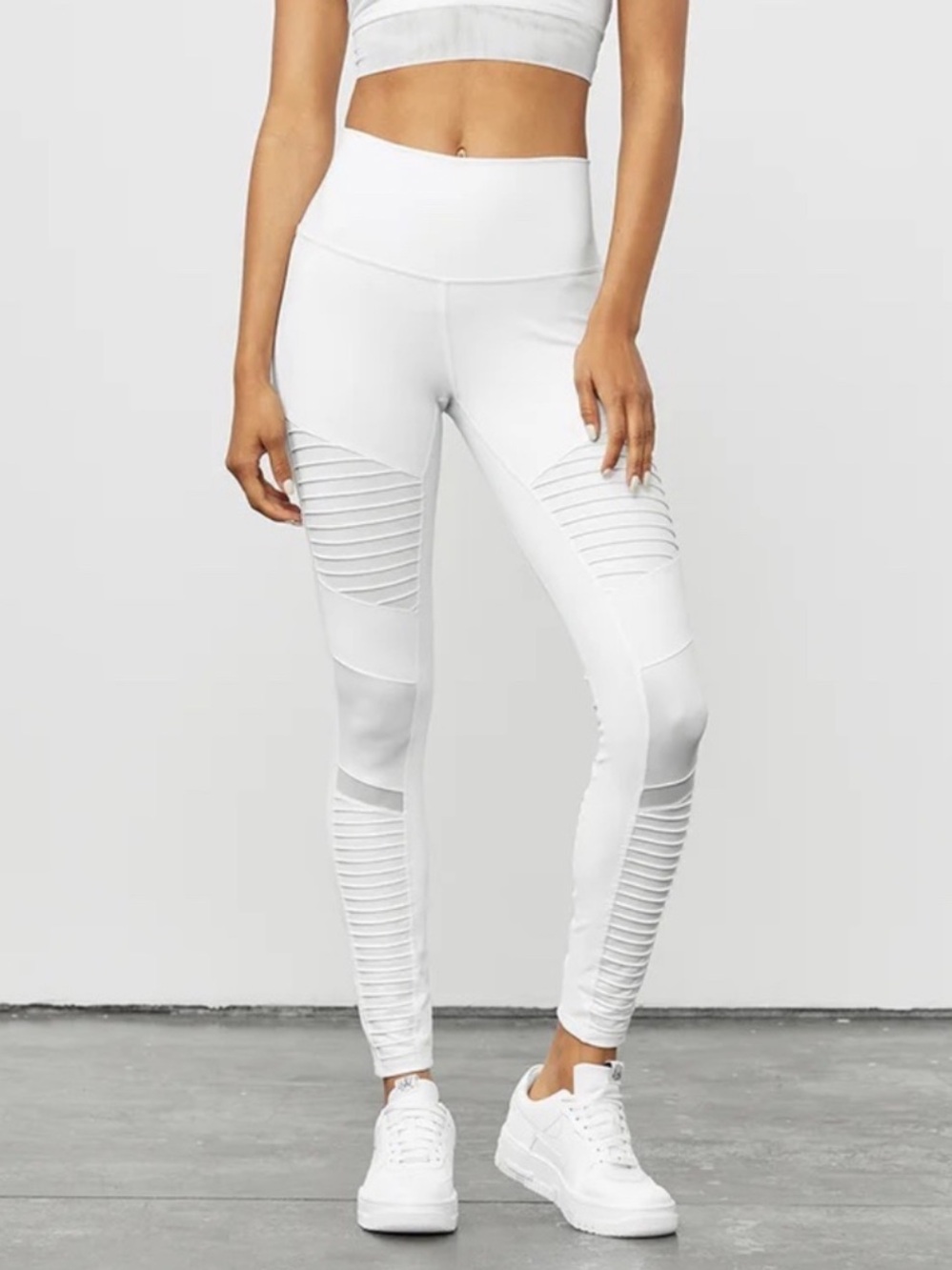 ALO Yoga White High-Waist size small Ribbed Moto Leggings